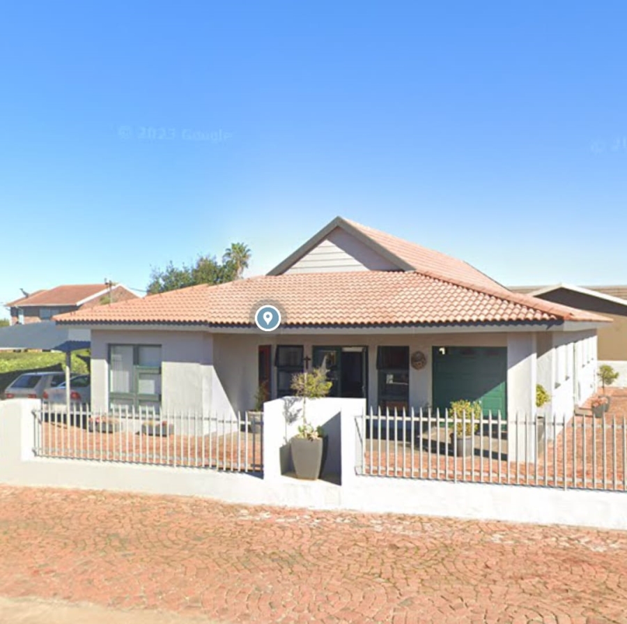 To Let 4 Bedroom Property for Rent in C Place Eastern Cape